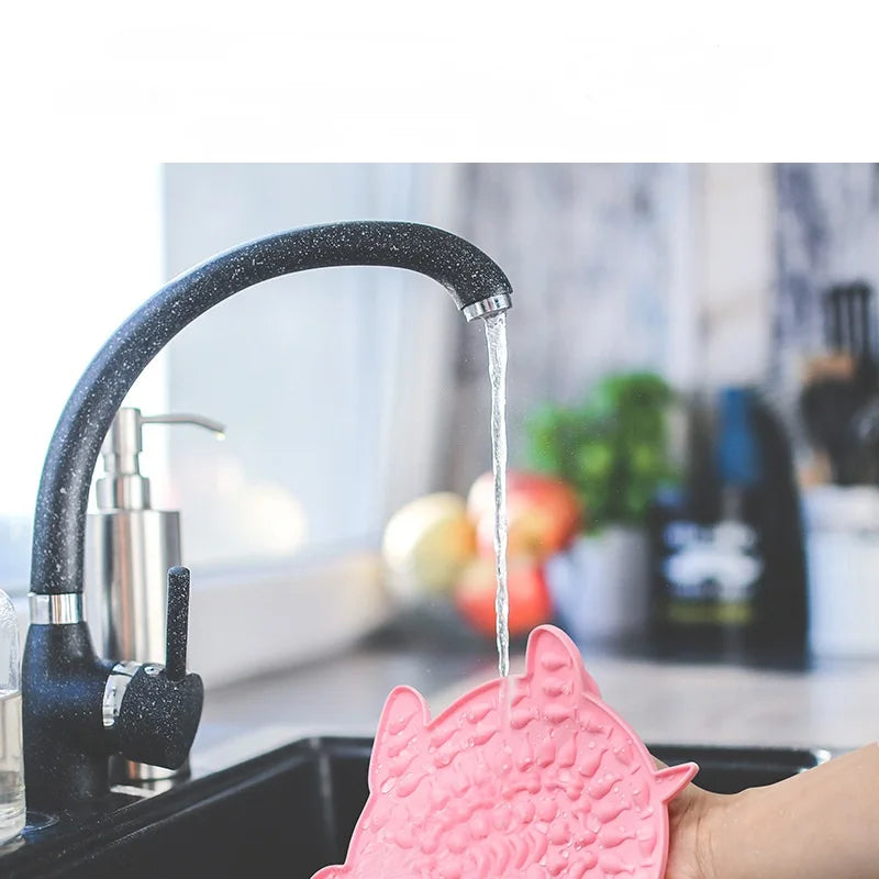 Silicone Dog Lick Mat for Dogs Pet Slow Food Plate Dog Bathing DistracSPECIFICATIONSBrand Name: NoEnName_NullItem Type: BowlsOrigin: Mainland ChinaType: DogsMaterial: PlasticApplicable Dog Breed: Universal
ShopDoggieworksShopDoggieworksDogs Pet Slow Food Plate Dog Bathing Distraction Pet Sucker Food Training Pet Feeder Supplies