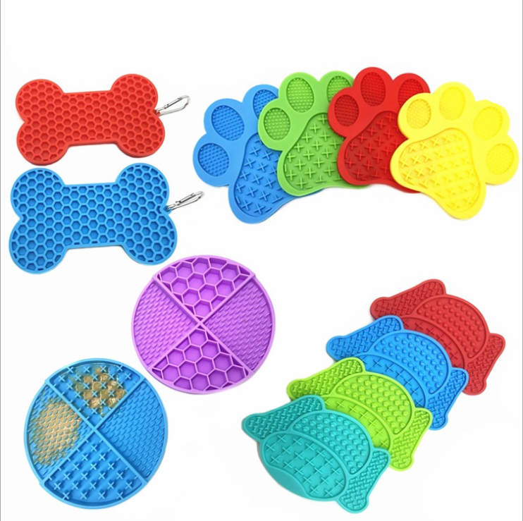 Amazon New DOG'S Head Silicone Pet Licking Mat Bone Slow Food Mat Dog Slow Food Mat Dripping Licking Mat