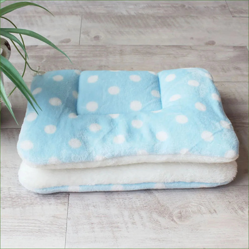 Fleece Dog Blanket Machine Washable Pet Bed Mat Soft and Warm Cat & Dog Cage Sleep Mat for Kennel Crate Cushion for Large Dogs