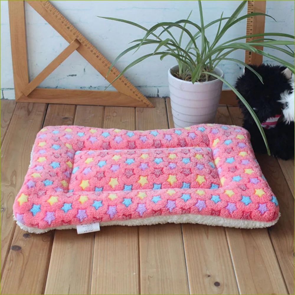 Fleece Dog Blanket Machine Washable Pet Bed Mat Soft and Warm Cat & Dog Cage Sleep Mat for Kennel Crate Cushion for Large Dogs