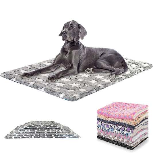 Fleece Dog Blanket Machine Washable Pet Bed Mat Soft and Warm Cat & Dog Cage Sleep Mat for Kennel Crate Cushion for Large Dogs