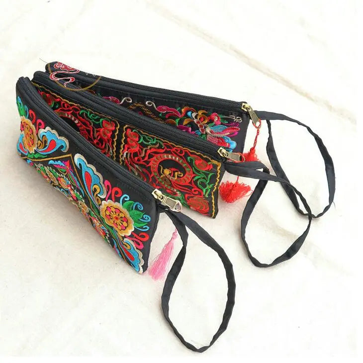 Women Ethnic National Retro Butterfly Flower Bags Handbag Coin Purse ESPECIFICATIONSBrand Name: dawndessloHandbags Type: otherMain Material: Cotton FabricLining Material: COTTONShape: SatchelsPlace Of Origin: HE BEI ProvincePlace Of OrShopDoggieworksShopDoggieworksWomen Ethnic National Retro Butterfly Flower Bags Handbag Coin Purse Embroidered Lady Clutch Tassel Small Flap Summer Sale