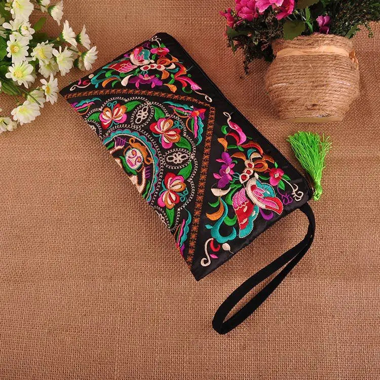 Women Ethnic National Retro Butterfly Flower Bags Handbag Coin Purse ESPECIFICATIONSBrand Name: dawndessloHandbags Type: otherMain Material: Cotton FabricLining Material: COTTONShape: SatchelsPlace Of Origin: HE BEI ProvincePlace Of OrShopDoggieworksShopDoggieworksWomen Ethnic National Retro Butterfly Flower Bags Handbag Coin Purse Embroidered Lady Clutch Tassel Small Flap Summer Sale