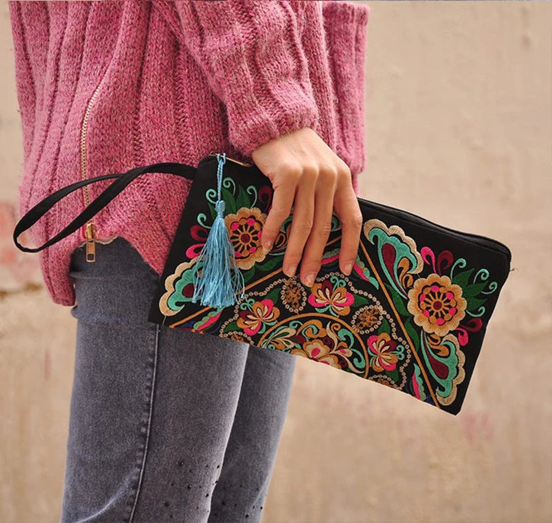 Women Ethnic National Retro Butterfly Flower Bags Handbag Coin Purse ESPECIFICATIONSBrand Name: dawndessloHandbags Type: otherMain Material: Cotton FabricLining Material: COTTONShape: SatchelsPlace Of Origin: HE BEI ProvincePlace Of OrShopDoggieworksShopDoggieworksWomen Ethnic National Retro Butterfly Flower Bags Handbag Coin Purse Embroidered Lady Clutch Tassel Small Flap Summer Sale